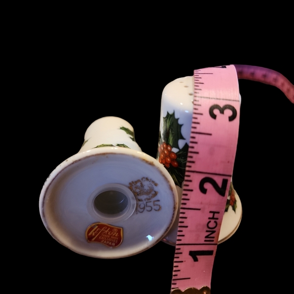 Lefton #1955 Salt & Pepper Set - Picture 3 of 3